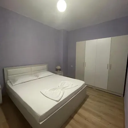 Center Sun Shine * 티라나