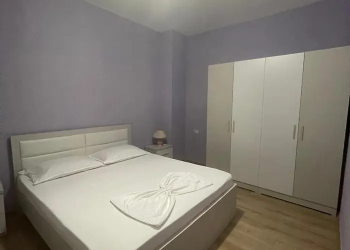 Center Sun Shine * ティラナ